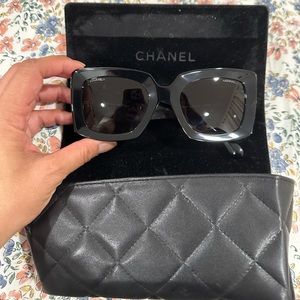 Authentic Chanel sunglasses- rectangle style 5435. Black